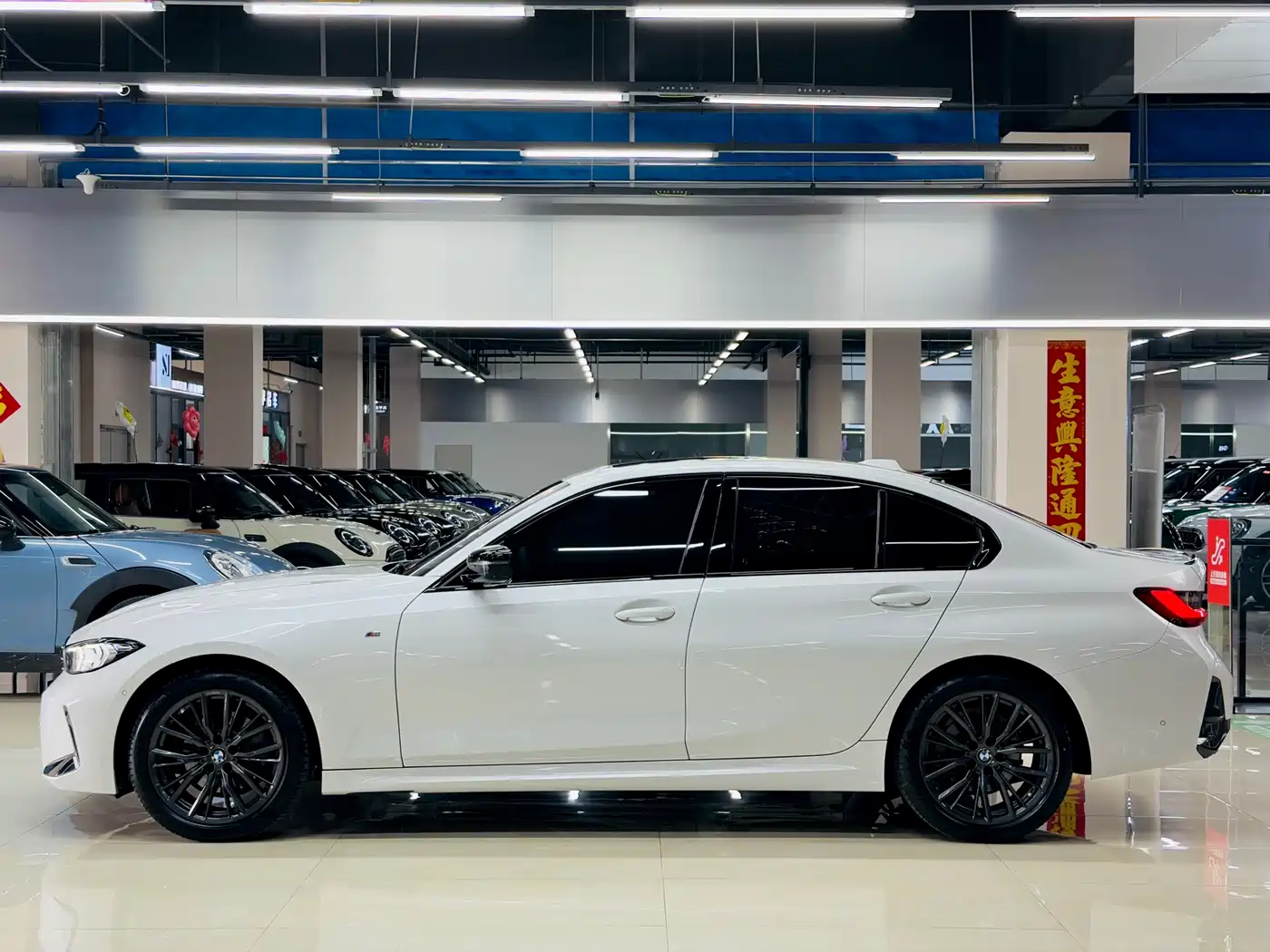 BMW 3 Series 2023 325i M Sport Black Night Package фото 4