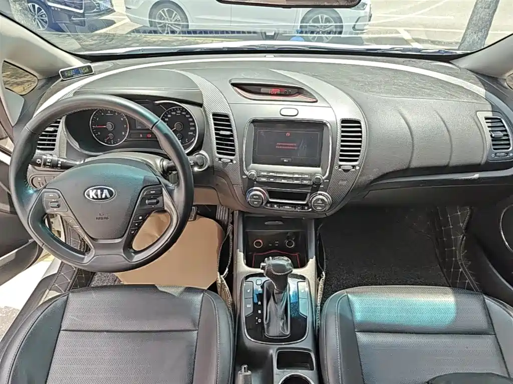 Kia K3 2017 1.6L Automatic 15th Anniversary Special GLS фото 10