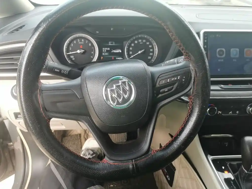 Photo 11 - Buick GL6