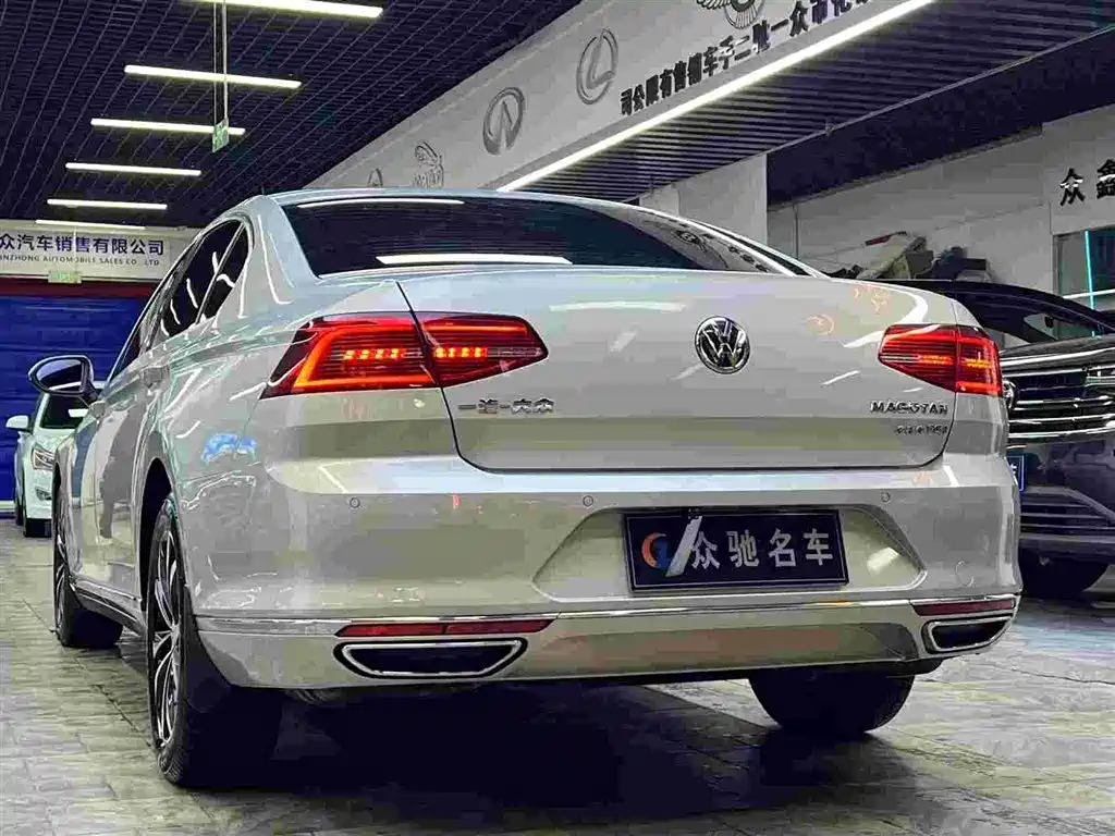 Volkswagen Magotan 2017 330TSI DSG Luxury фото 9