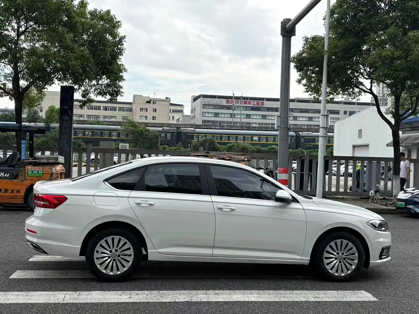 Volkswagen Lavida 2019 1.5L Manual Comfort Edition China VI фото 4