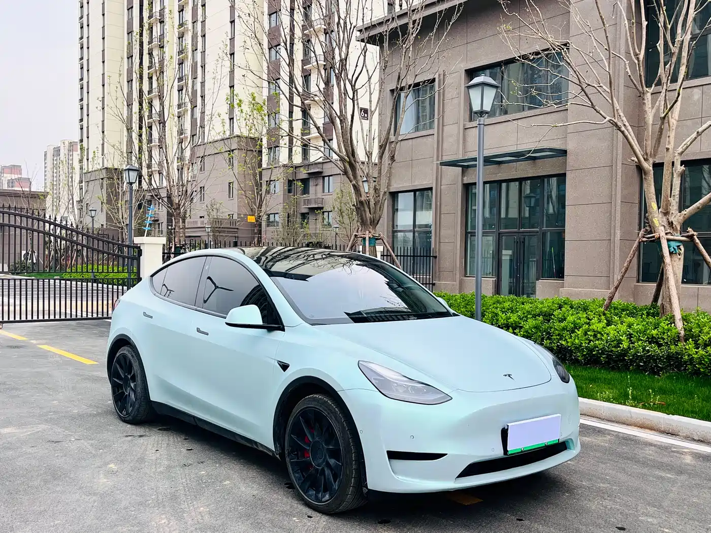 TESLA MODEL Y