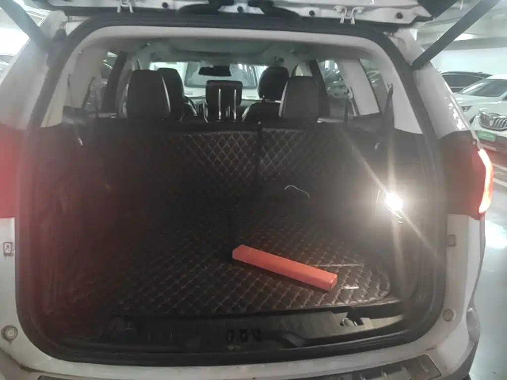 Фото 15 - Ford Edge