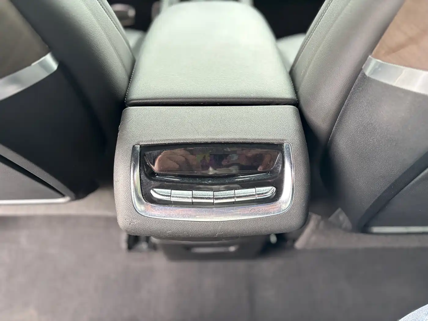 Cadillac XT6 2020 28T 6-Seater 4WD Leading Sport Model фото 16
