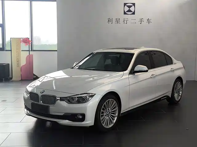 BMW 3 Series 2018 320Li Fashion Style — фото 1