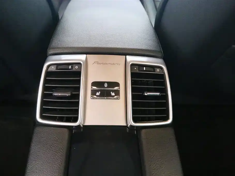 Porsche Panamera 2010 Panamera 3.6L фото 18