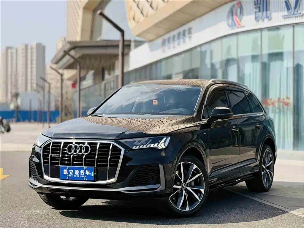AUDI Q7