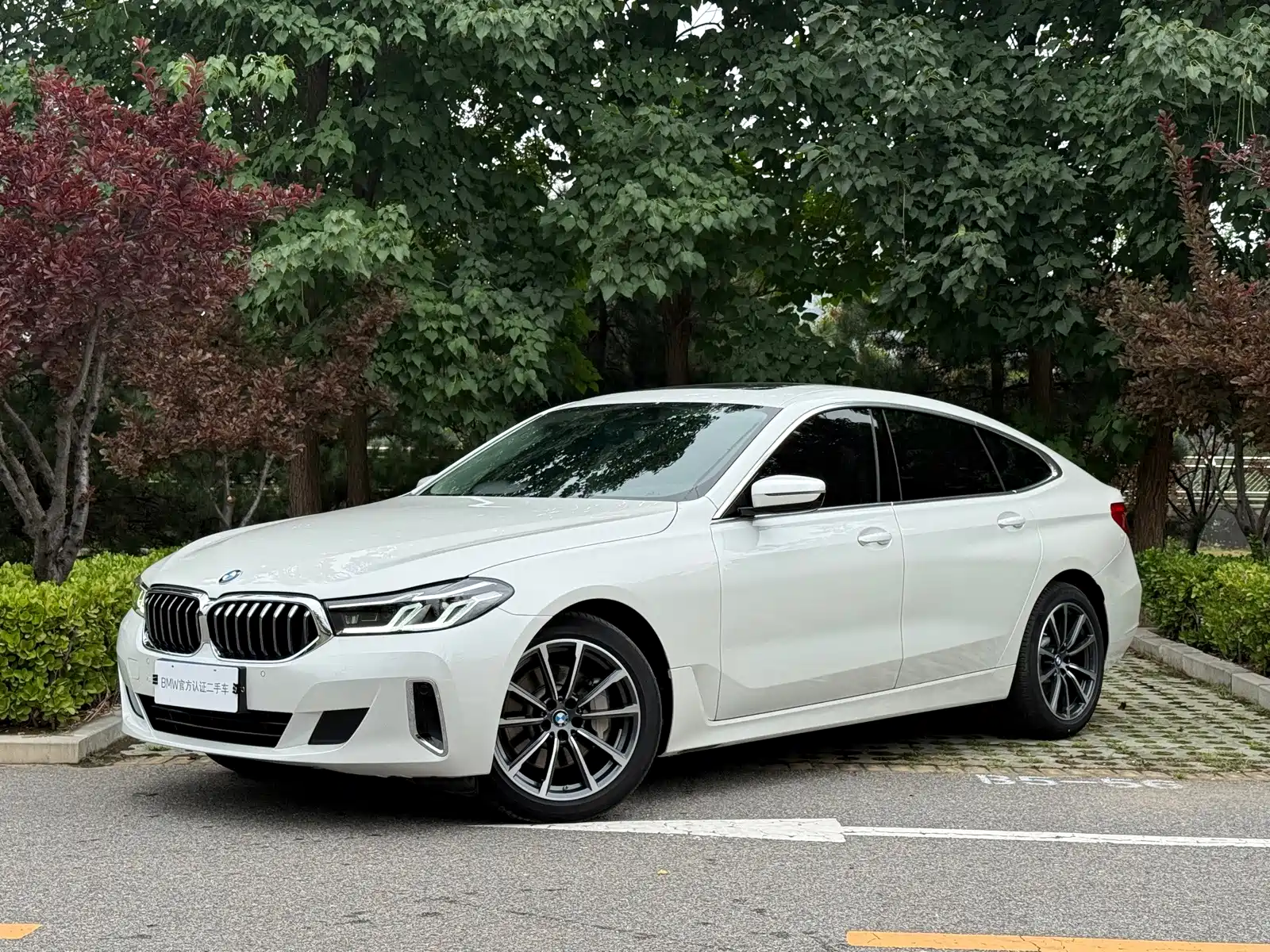 Фото 1 - BMW 6 Series GT