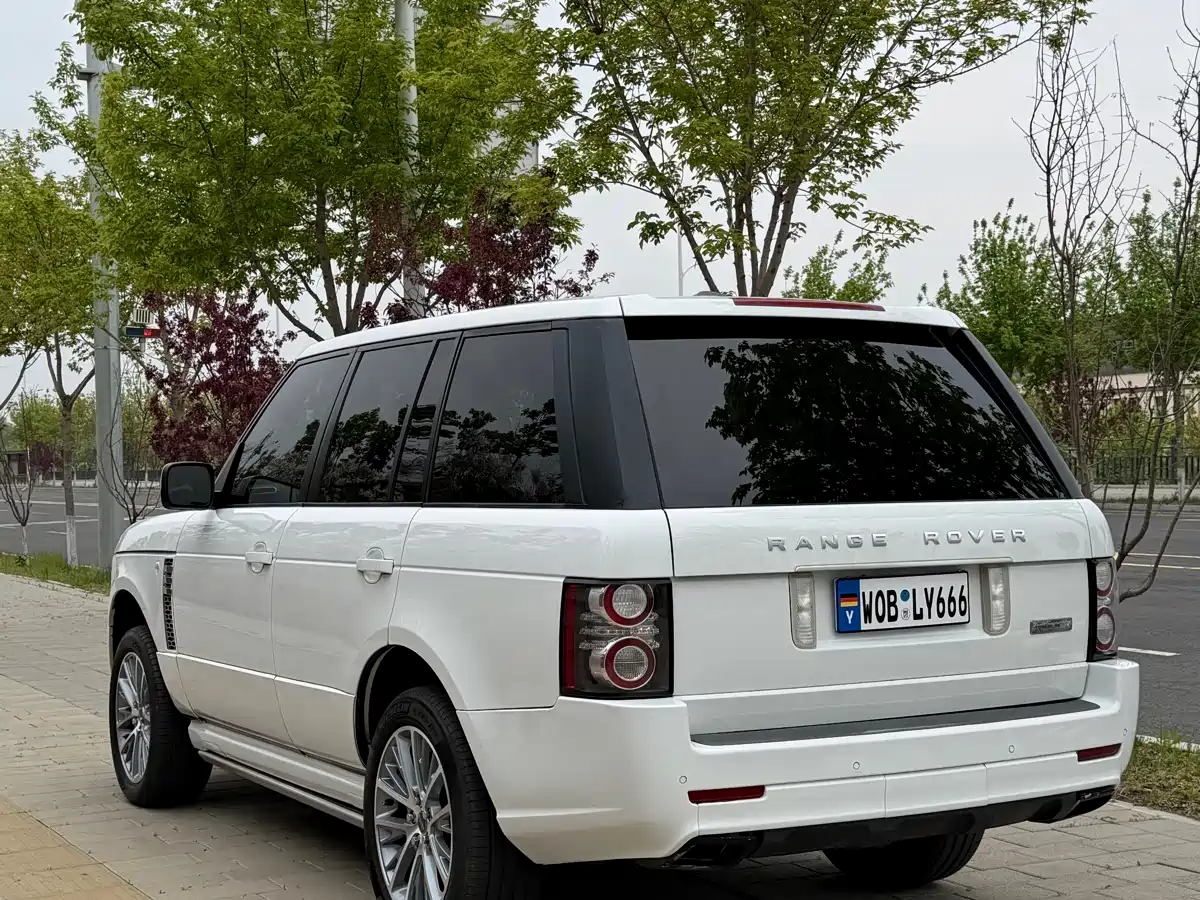 Land Rover Range Rover 2011 5.0 NA V8 HSE фото 4