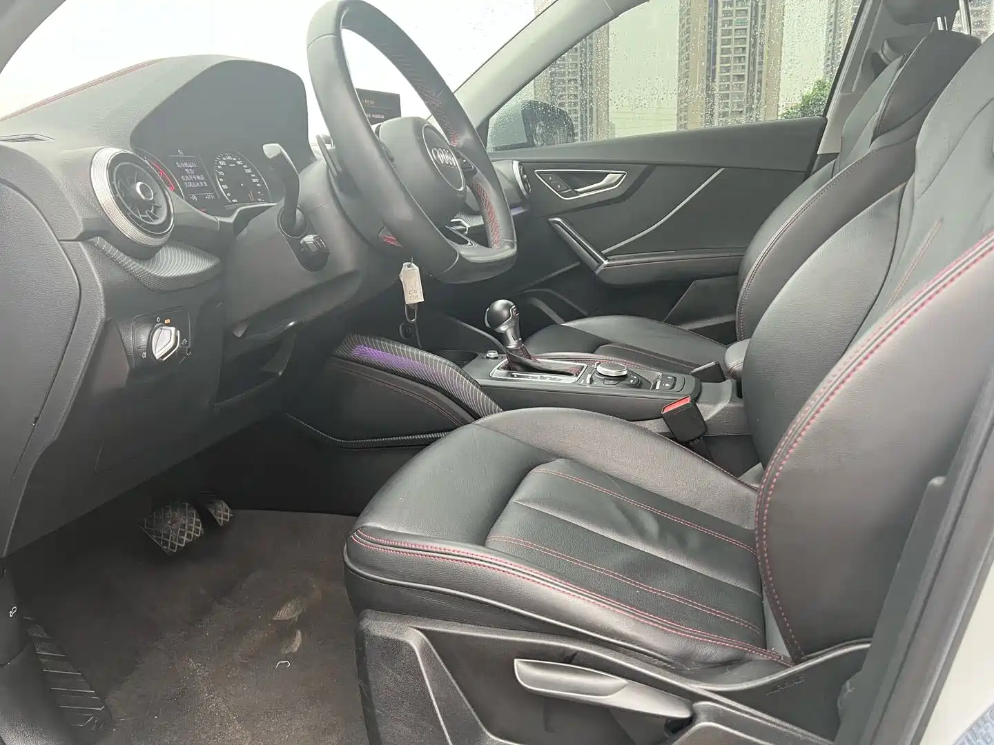 Photo 11 - Audi Q2L