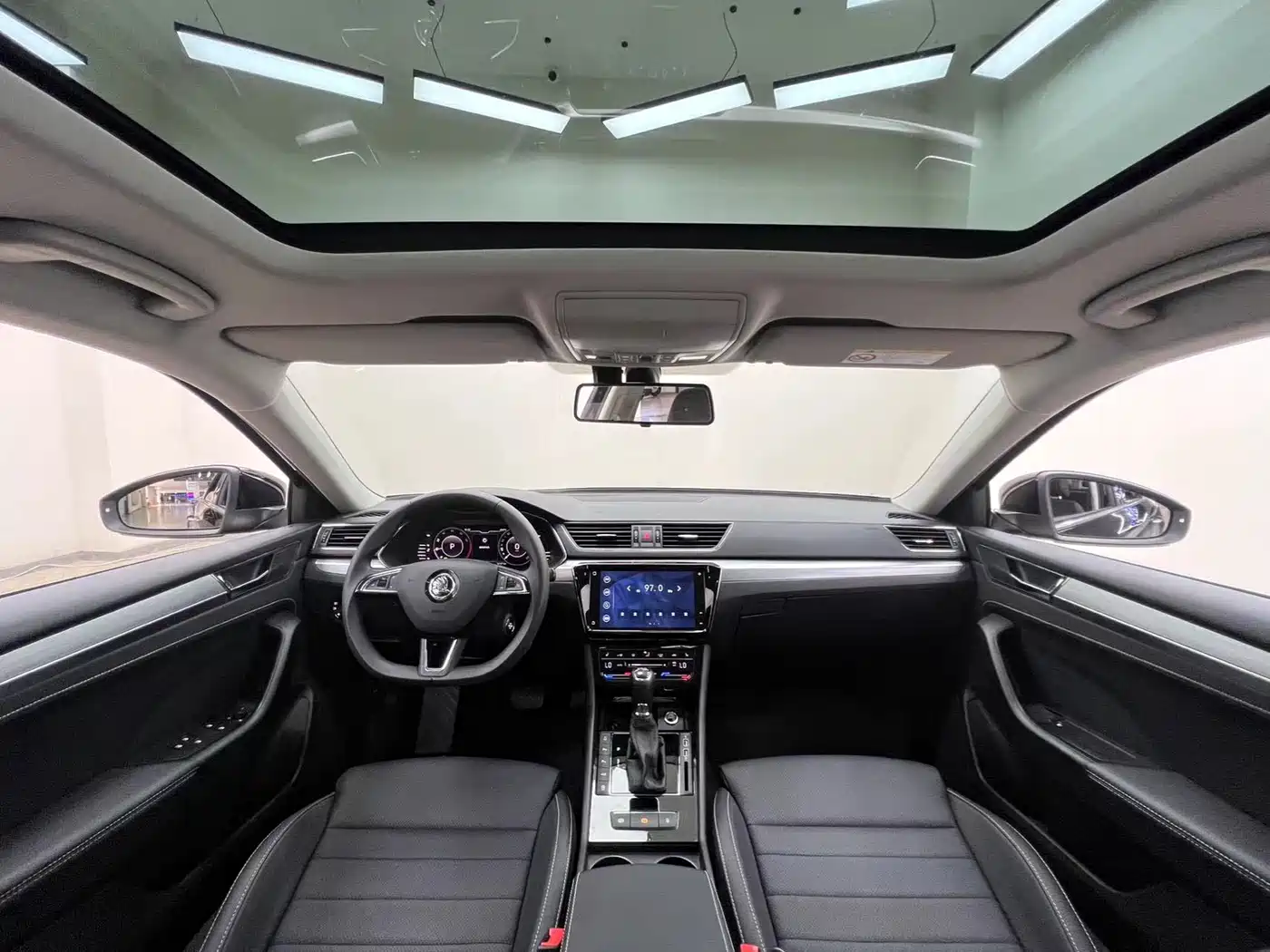 Škoda Superb 2025 Model TSI280 DSG Premium Edition фото 16