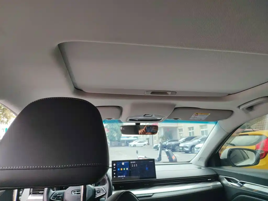 Geely Emgrand L HiP 2024 2024 Model Soaring Dragon Edition 1.5TD-DHT Pro 100KM Surpassing Type