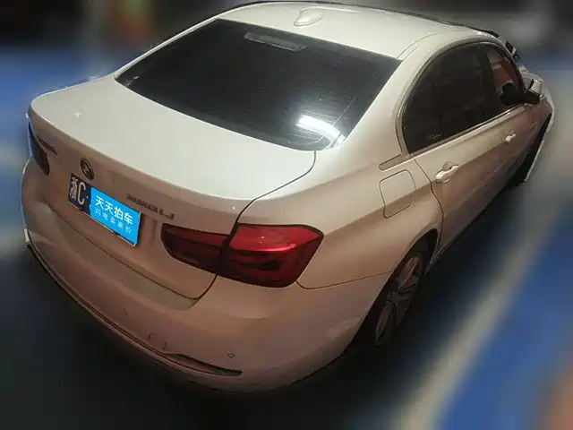 BMW 3 Series 2016 320Li Fashion Model — фото 2