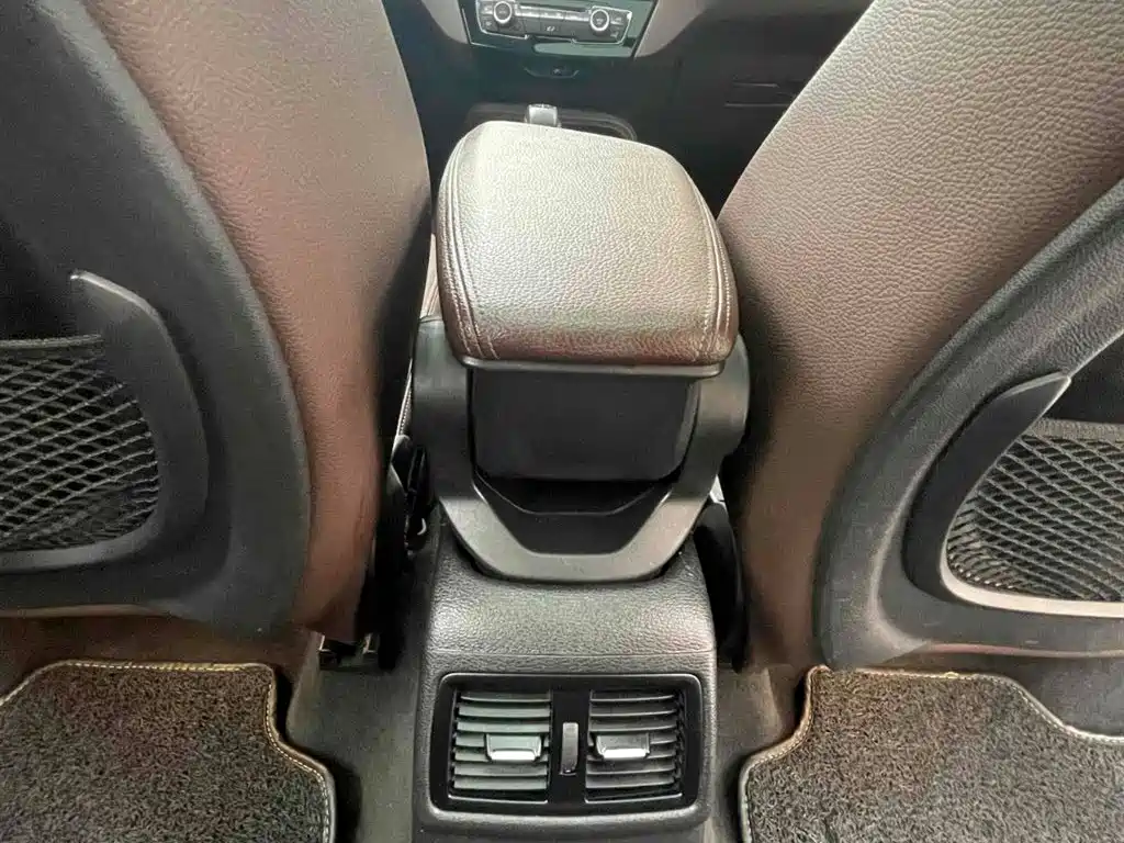 BMW X1 2019 sDrive18Li Premium Model фото 17