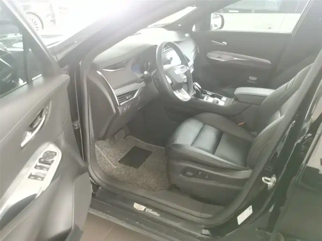Cadillac XT4 2021 28T FWD Premium Edition фото 12