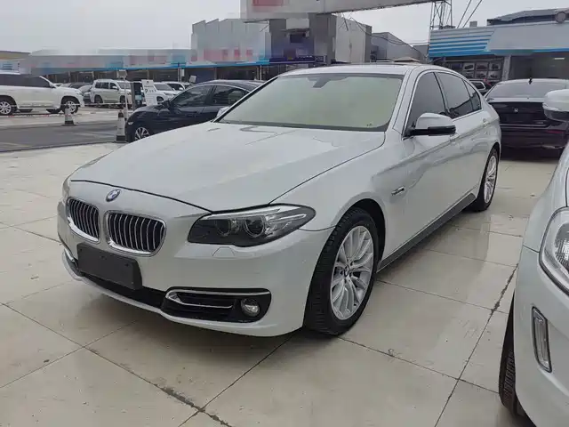 BMW 5 SERIES