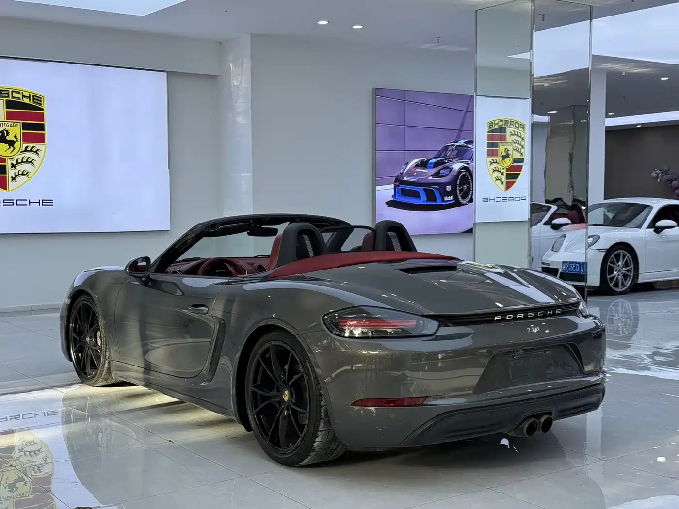 Porsche 718 2016 Boxster 2.0T фото 4