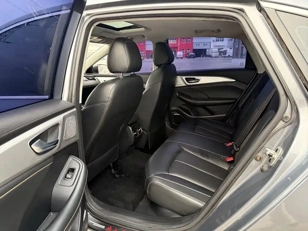 Roewe i6 MAX EV 2020 2020 Model 1.5T PHEV Cool Edition