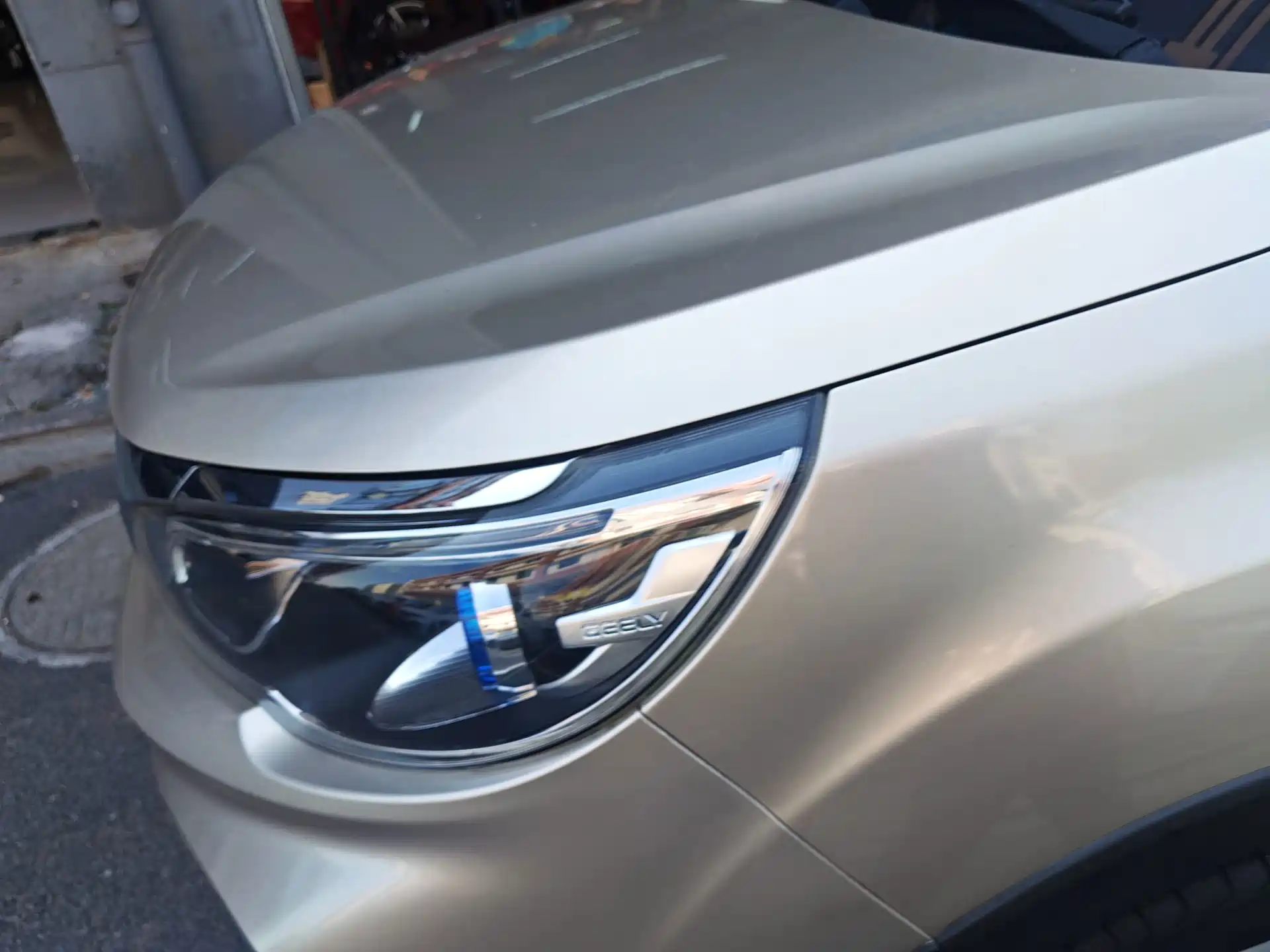 Фото 16 - Geely Vision X3