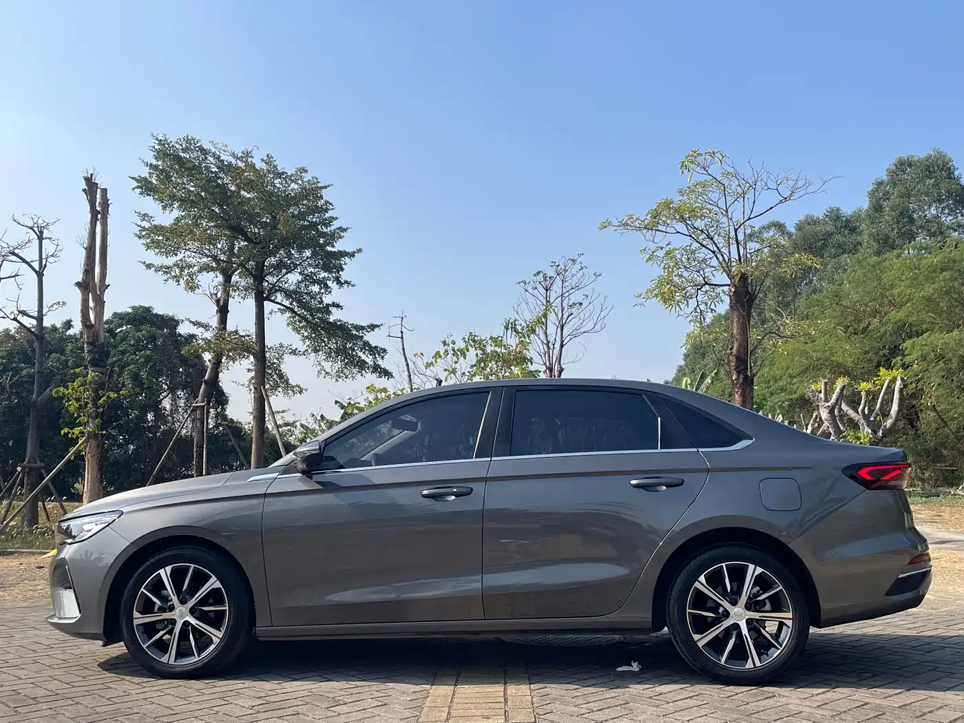 GEELY AUTOMOBILE EMGRAND