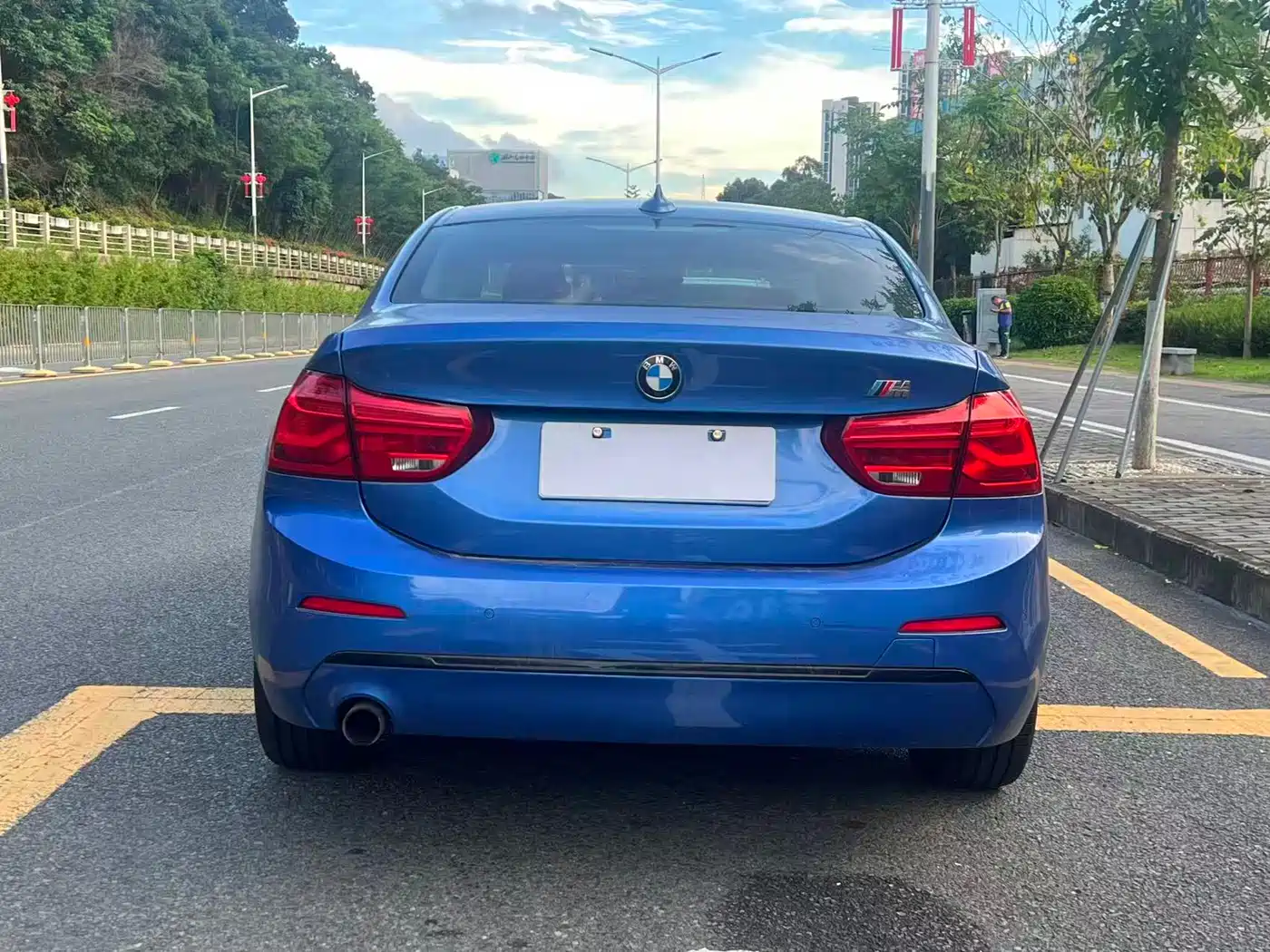 BMW 1 Series 2017 118i Sport фото 4