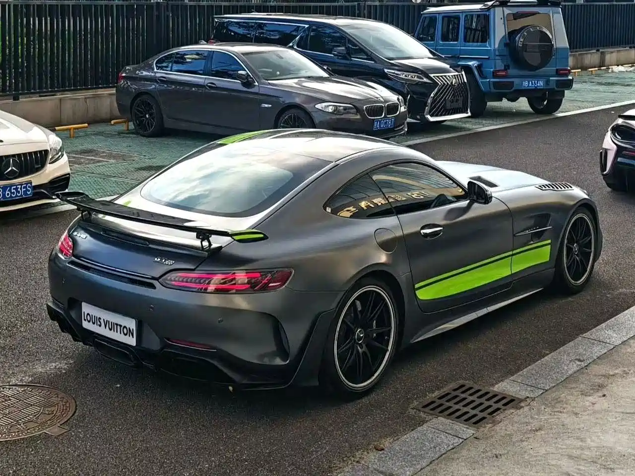 Photo 9 - Mercedes-Benz AMG GT