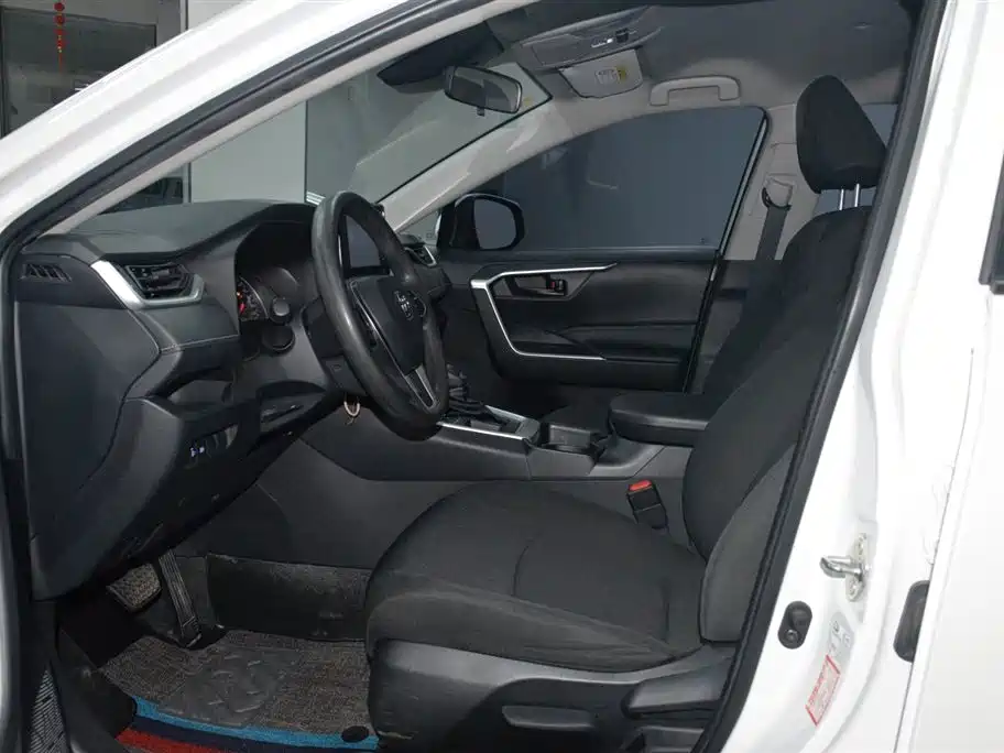 Toyota RAV4 Rongfang 2022 2.0L CVT 2WD Urban Edition фото 8