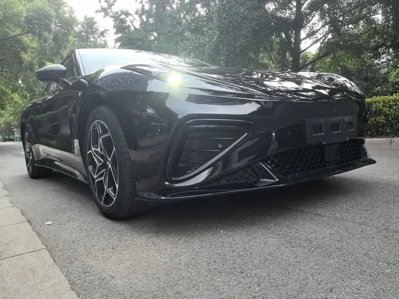 Nezha Auto Nezha GT 2023 Model 560 Lite фото 3