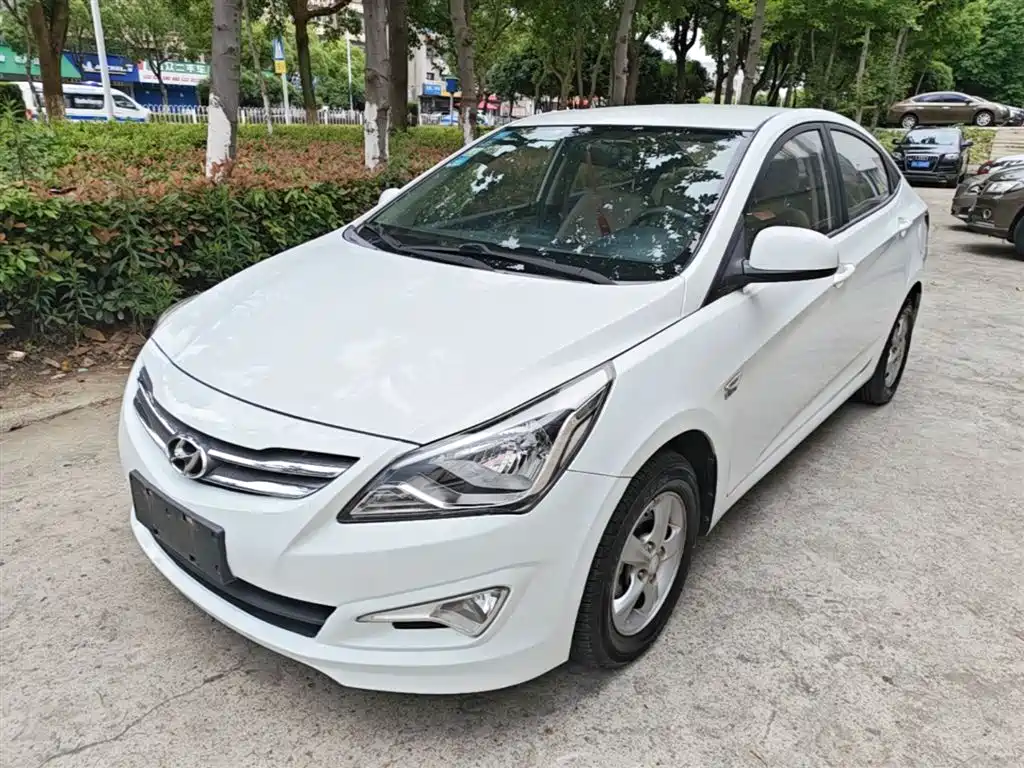 Hyundai Verna 2014 1.4L Manual Smart GLS фото 2