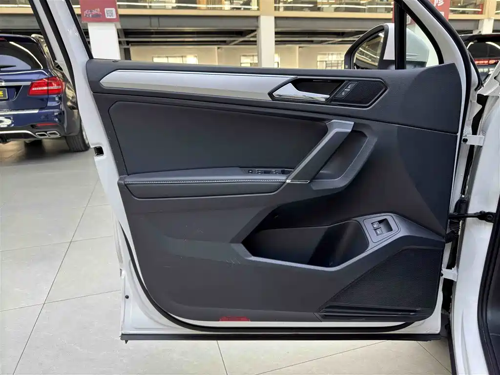 VOLKSWAGEN TIGUAN L NEW ENERGY