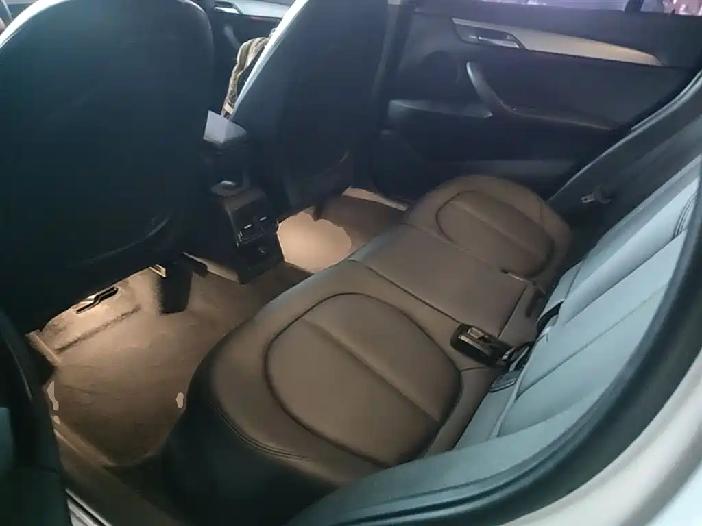BMW X1 2018 sDrive20Li Leading Model фото 17