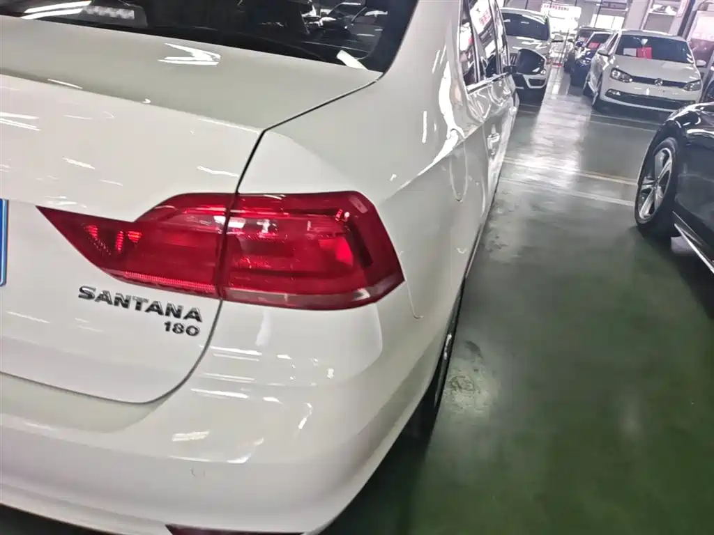 Volkswagen Santana 2016 1.6L Automatic Comfort Edition фото 8