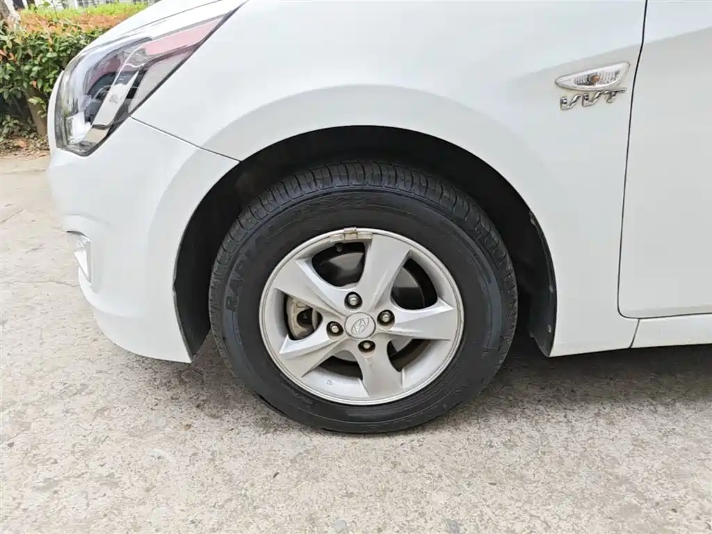 Hyundai Verna 2014 1.4L Manual Smart GLS фото 22