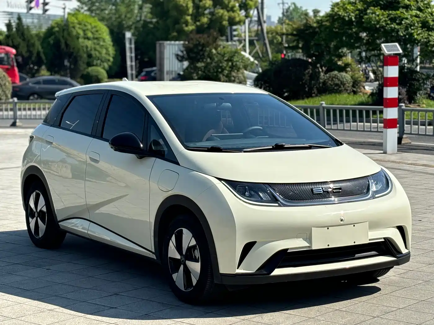 BYD Dolphin 2024 Glory Edition 420km Freedom Edition фото 3