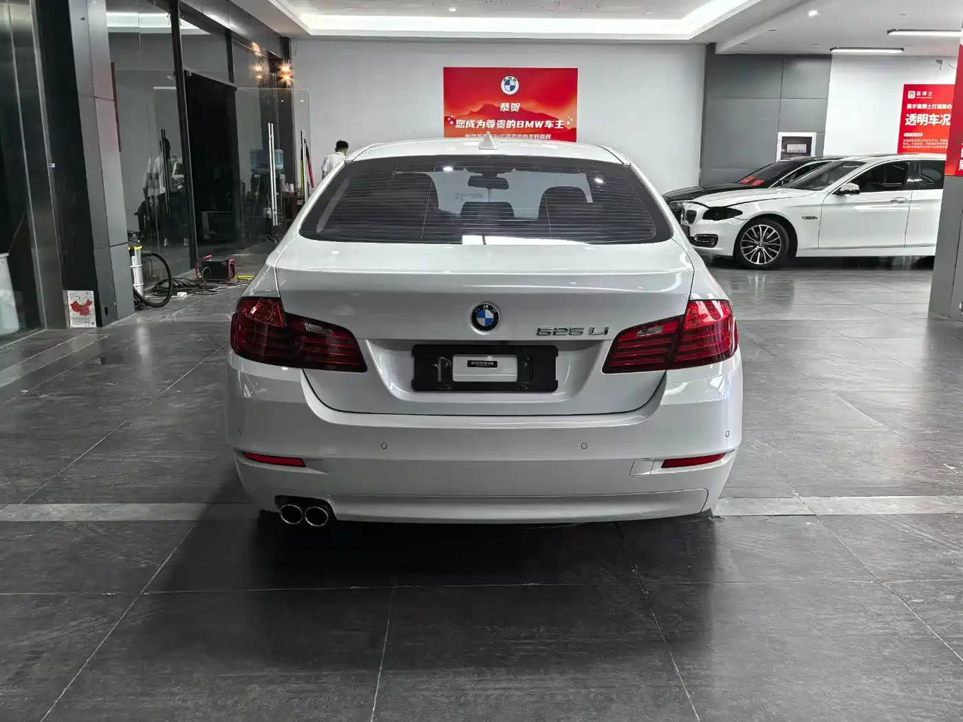 BMW 5 Series 2017 525Li Leading Edition фото 8