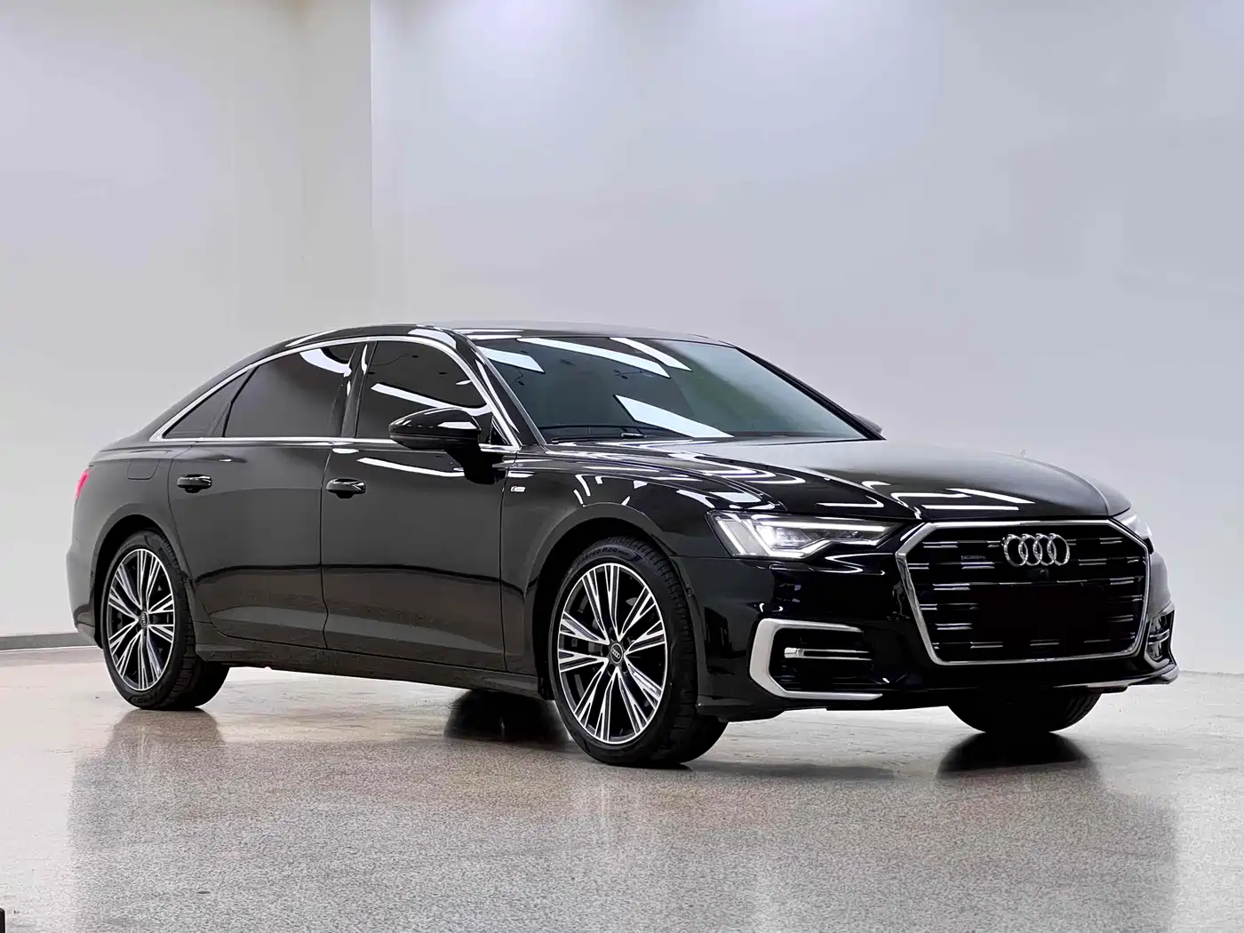 Audi A6L 2024 45 TFSI Premium Dynamic фото 3