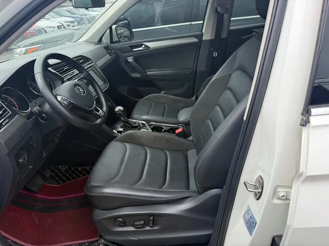 Volkswagen Tiguan L 2019 330TSI Automatic 2WD Smart Luxury Edition China VI фото 4