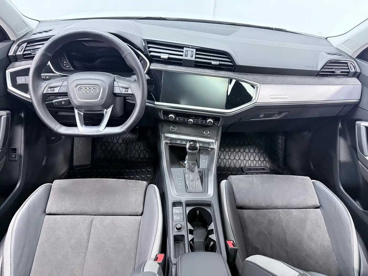 Audi Q3 2022 35 TFSI Fashion Dynamic фото 8