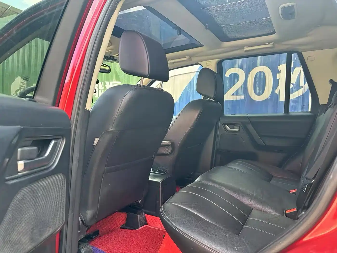 Land Rover Freelander 2 2014 2.2T SD4 SE Diesel Edition фото 8