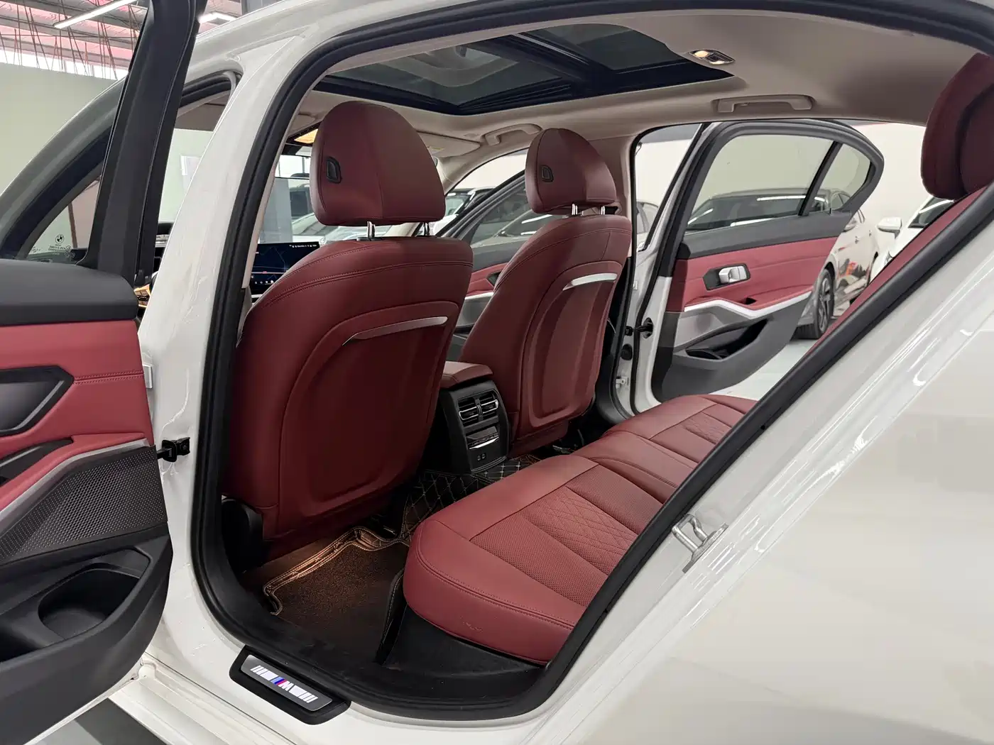 BMW 3 Series 2024 320Li M Sport Package фото 18