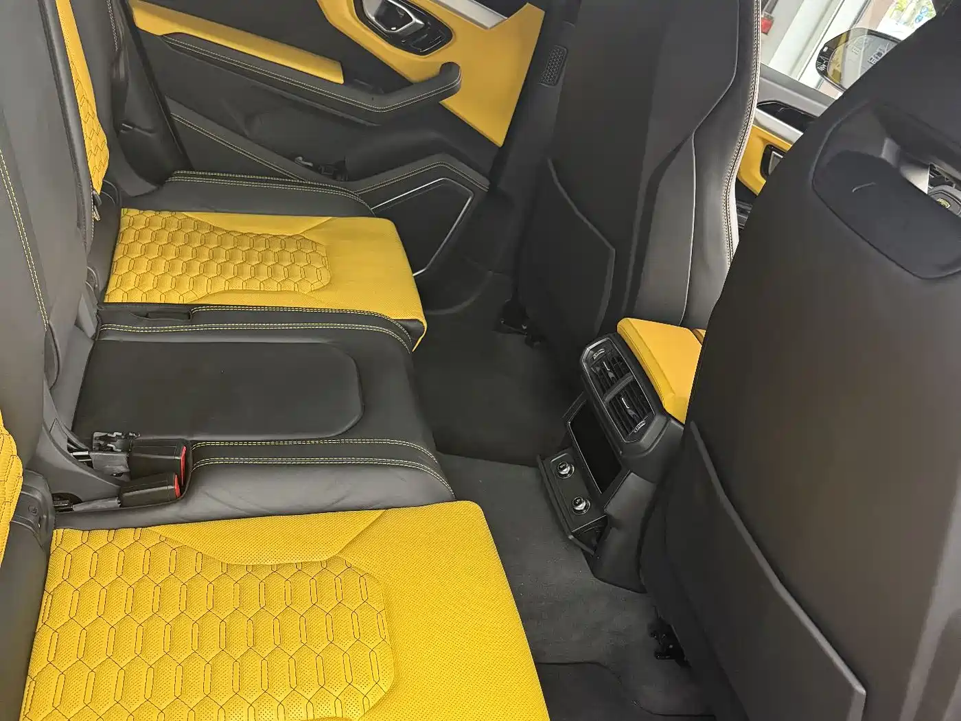 Lamborghini Urus 2021 4.0T V8 фото 6