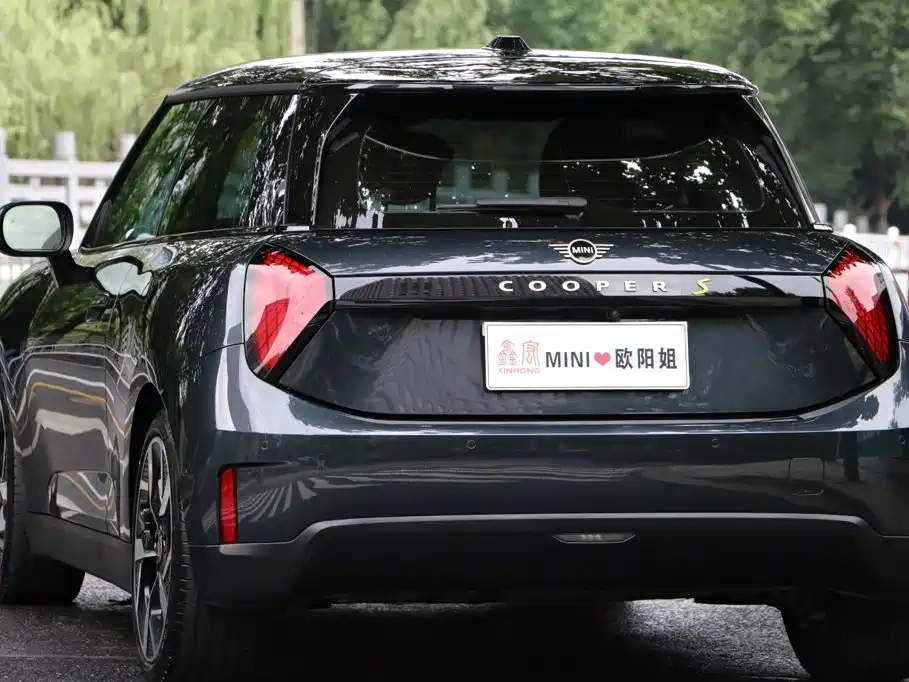 MINI Electric MINI COOPER 2025 2024 452km COOPER SE Artist