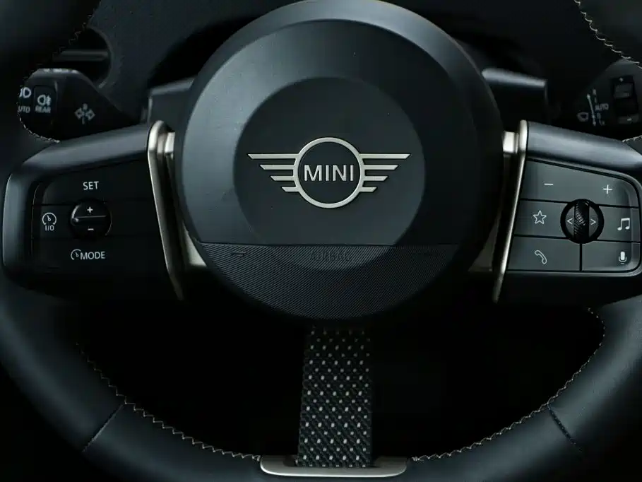 MINI Electric MINI COOPER 2025 2024 452km COOPER SE Artist