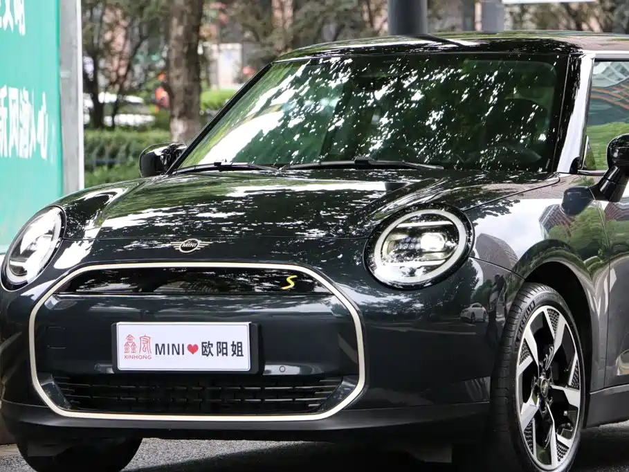 MINI Electric MINI COOPER 2025 2024 452km COOPER SE Artist