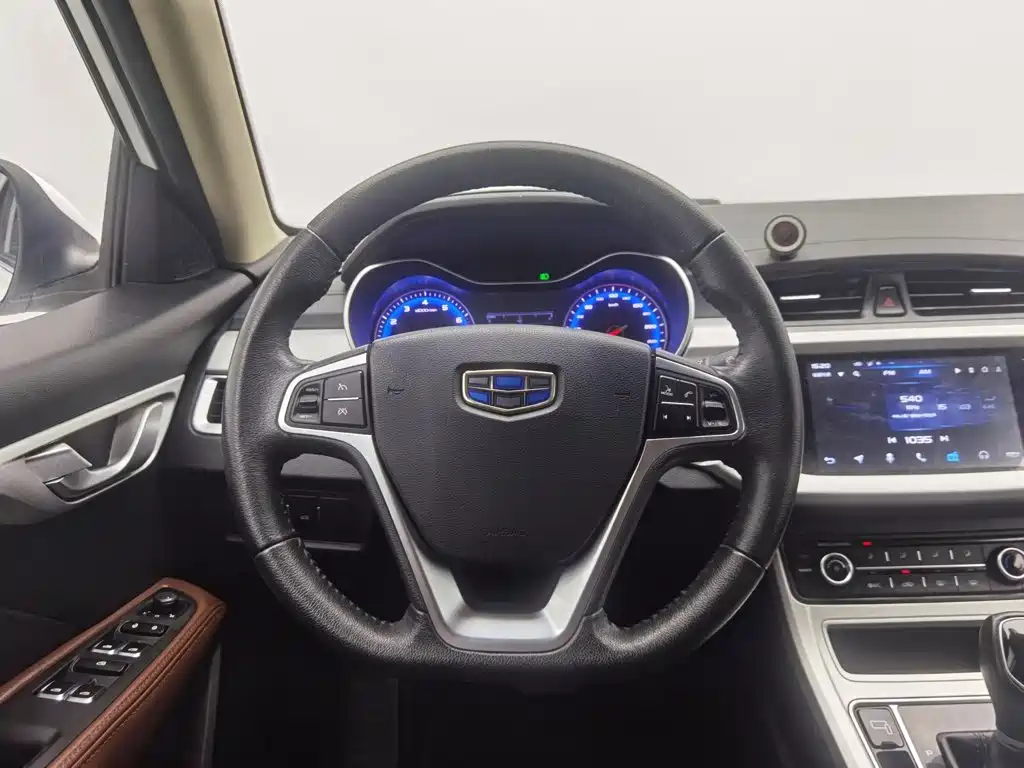 Фото 11 - Geely Vision