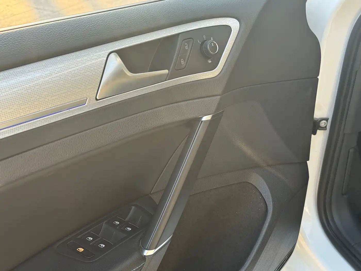 VOLKSWAGEN GOLF*PURE ELECTRICITY