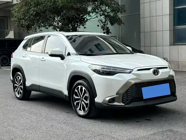 Photo 2 - Toyota Frontlander