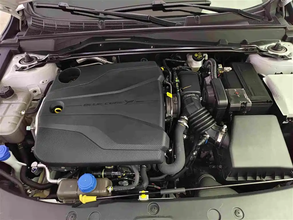 Changan UNI-V 2025 2024 1.5T Deluxe Sport