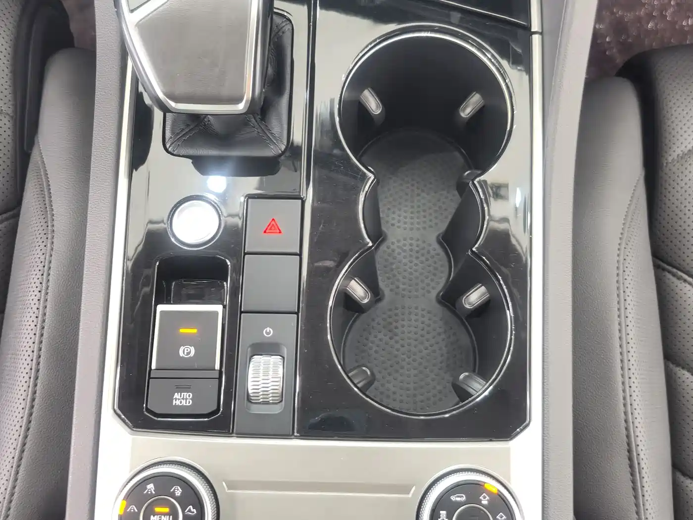 Volkswagen Touareg 2019 3.0TSI Sharp Edge Edition China VI фото 19