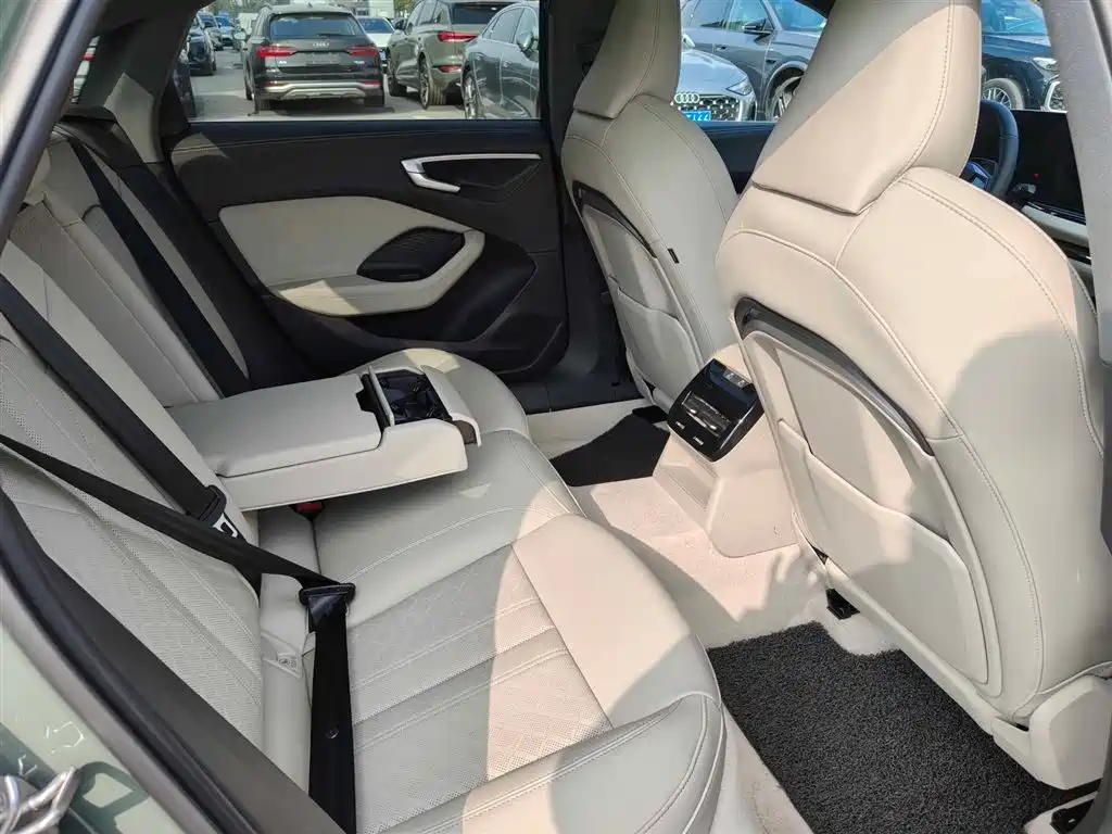 Audi A5L 2026 2.0T Sport Edition фото 15